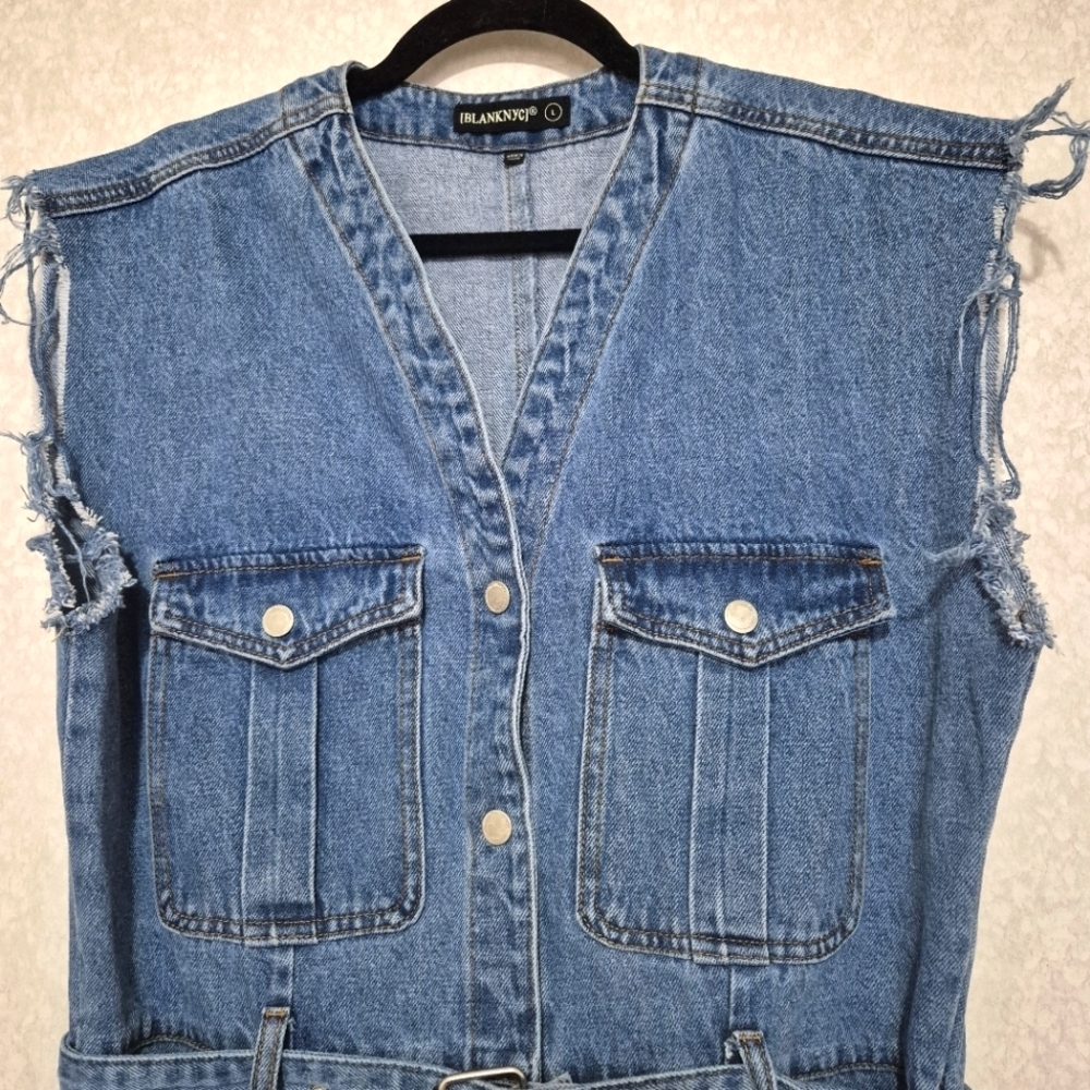 Blank NYC Blue Denim Jumpsuit with V-Neck and Tie Belt..SIZE:L - Picture 8 of 16